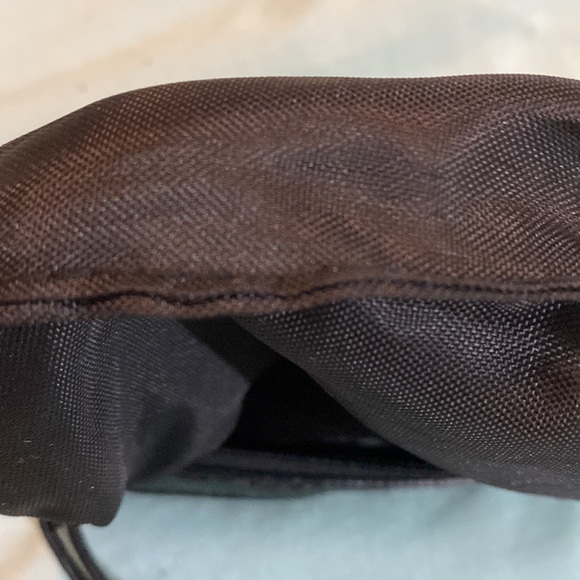 NWOT - Grey & Black Puma Wristlet - Picture 10 of 10